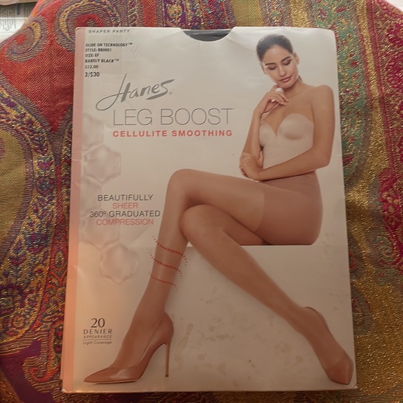 Hanes Leg Boost Celluite Smoothing Black 360 Graduated Compression Pantyhose(2) - Picture 2 of 10